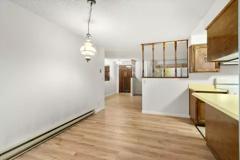Dining - 957 Eric Loop, Grants Pass, OR 97526 photo 1 of 2