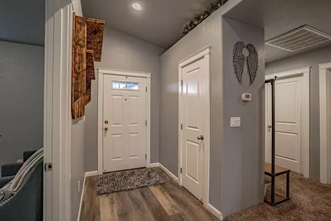 1007 Stonewater Dr, Eagle Point, OR 97524 photo 5