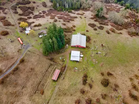 3017 Boomer Hill Rd, Myrtle Creek, OR 97457