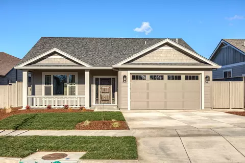 3947 Colorado Dr, Medford, OR 97504