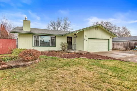 346 Teakwood Dr, Eagle Point, OR 97524