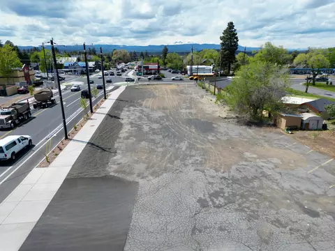 530 SE 3rd St, Bend, OR 97702
