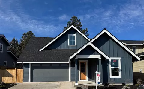 61165 SE Wagyu Dr #121, Bend, OR 97702