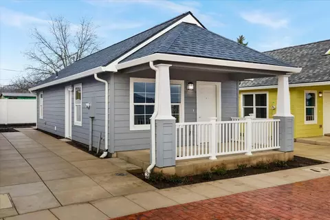 140 Esperanza Ct #LOT 8, Medford, OR 97501