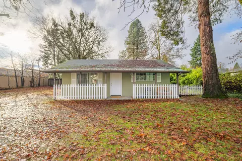 311 SW Bridge St, Grants Pass, OR 97526