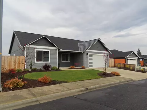 508 Barnum Dr, Phoenix, OR 97535