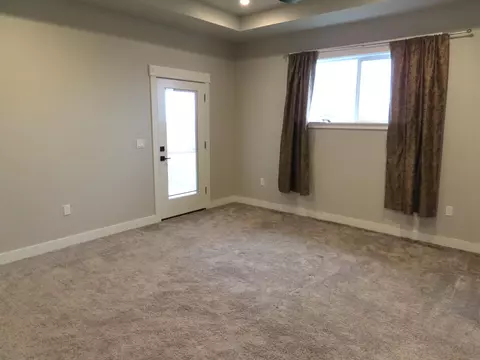 Bedroom - 508 Barnum Dr, Phoenix, OR 97535 photo 6 of 6