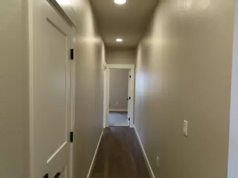 Entry Way - 508 Barnum Dr, Phoenix, OR 97535 photo 1 of 1