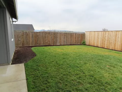 Exterior - 508 Barnum Dr, Phoenix, OR 97535 photo 5 of 11