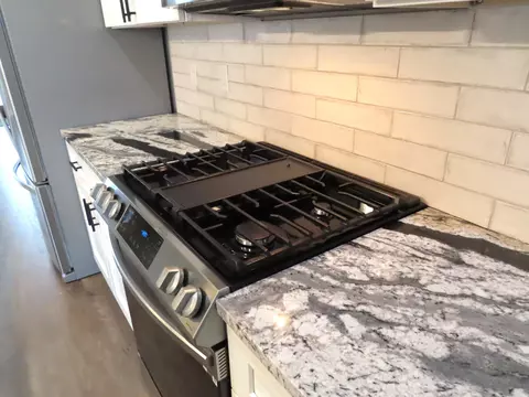 Kitchen - 508 Barnum Dr, Phoenix, OR 97535 photo 6 of 7