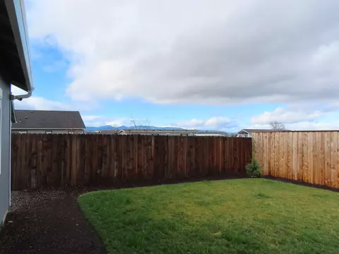 Exterior - 508 Barnum Dr, Phoenix, OR 97535 photo 8 of 11