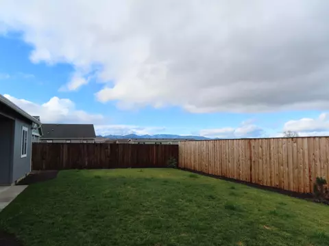 Exterior - 508 Barnum Dr, Phoenix, OR 97535 photo 10 of 11