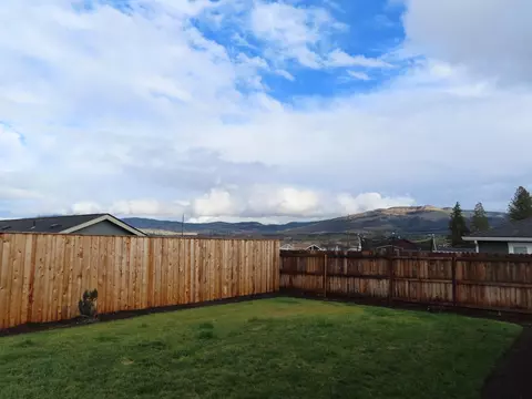 Exterior - 508 Barnum Dr, Phoenix, OR 97535 photo 7 of 11