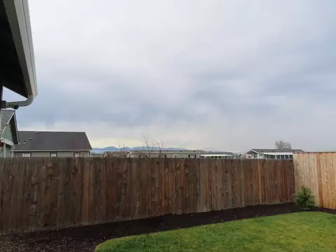 Exterior - 508 Barnum Dr, Phoenix, OR 97535 photo 2 of 11