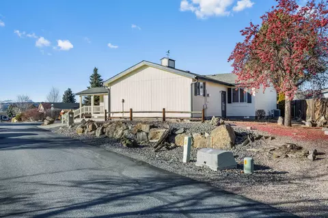 2380 NE Crocus Way, Bend, OR 97701 photo 4