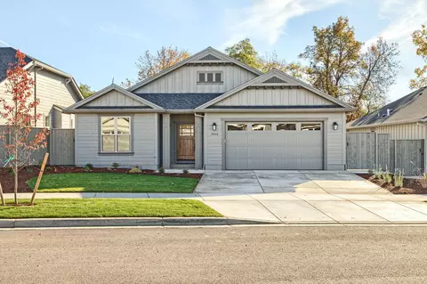 3964 Colorado Dr, Medford, OR 97504