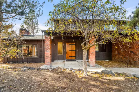 62255 Wallace Rd, Bend, OR 97701 photo 2