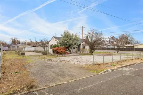 543 Grand Ave, Central Point, OR 97502