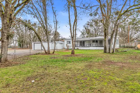 6630 Ponderosa St, Central Point, OR 97502