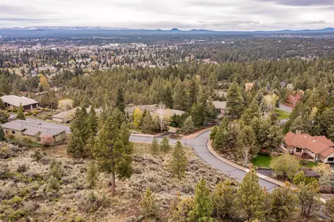 1165 NW Hillside Park Dr, Bend, OR 97703
