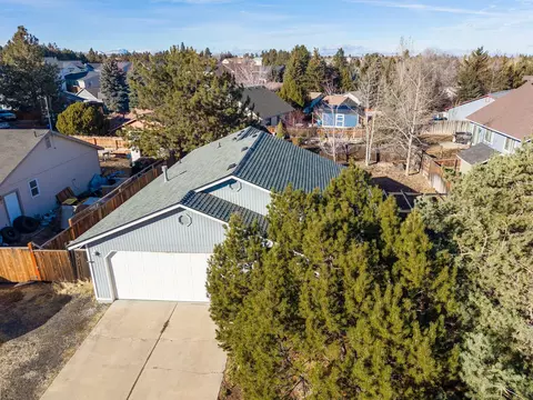 View/Area - 20732 Gallop Rd, Bend, OR 97701 photo 1 of 4