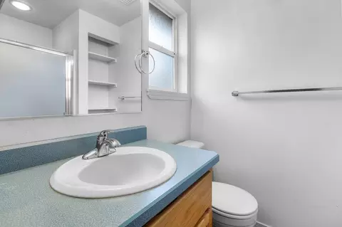 Bath - 20732 Gallop Rd, Bend, OR 97701 photo 1 of 2
