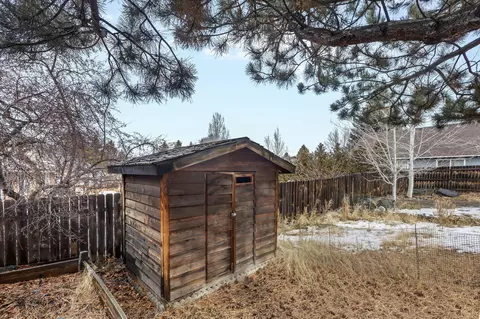 Exterior - 20732 Gallop Rd, Bend, OR 97701 photo 4 of 4