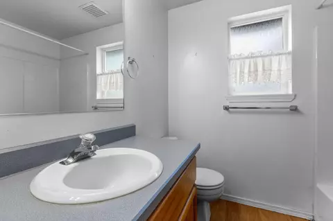 Bath - 20732 Gallop Rd, Bend, OR 97701 photo 2 of 2