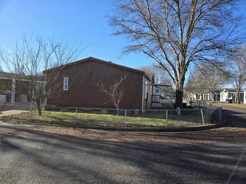 633 E Archwood Dr #101, Eagle Point, OR 97524 photo 5