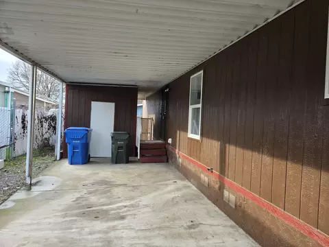 633 E Archwood Dr #101, Eagle Point, OR 97524 photo 9