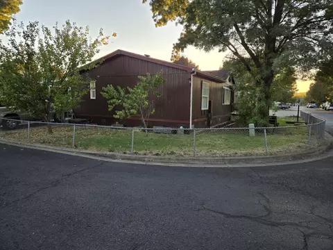 633 E Archwood Dr #101, Eagle Point, OR 97524 photo 3