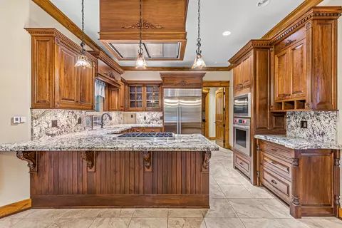 Kitchen - 112 E Intervale Rd, Grants Pass, OR 97527 photo 2 of 7