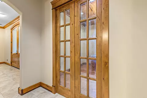 Entry Way - 112 E Intervale Rd, Grants Pass, OR 97527 photo 1 of 5