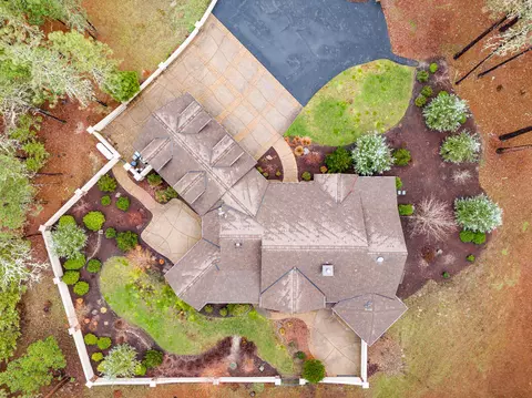 View/Area - 112 E Intervale Rd, Grants Pass, OR 97527 photo 6 of 10