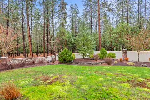Exterior - 112 E Intervale Rd, Grants Pass, OR 97527 photo 9 of 16