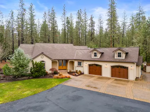 Exterior - 112 E Intervale Rd, Grants Pass, OR 97527 photo 2 of 16
