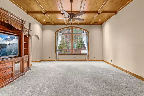 Living - 112 E Intervale Rd, Grants Pass, OR 97527 photo 4 of 4