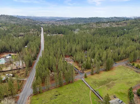 View/Area - 112 E Intervale Rd, Grants Pass, OR 97527 photo 8 of 10