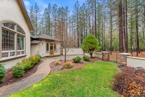 Exterior - 112 E Intervale Rd, Grants Pass, OR 97527 photo 7 of 16