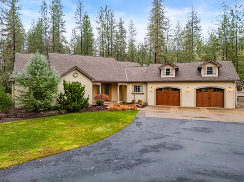Exterior - 112 E Intervale Rd, Grants Pass, OR 97527 photo 3 of 16
