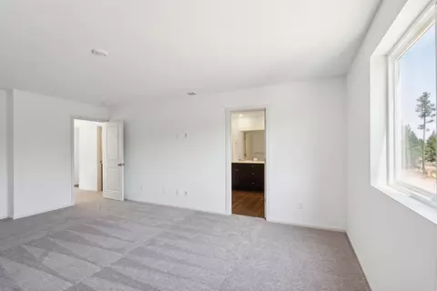 Bedroom - 51768 Jubilee Pine Dr, La Pine, OR 97739 photo 3 of 3