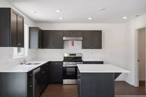 Kitchen - 51768 Jubilee Pine Dr, La Pine, OR 97739 photo 2 of 2