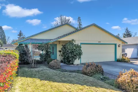 822 Hopkins Rd, Central Point, OR 97502