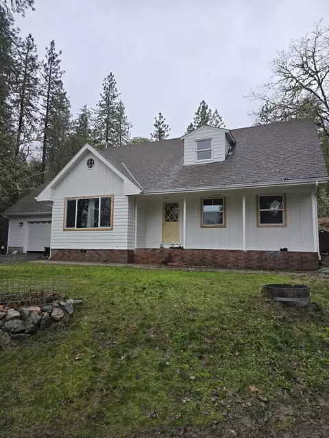 437 Cumberland Dr, Grants Pass, OR 97527