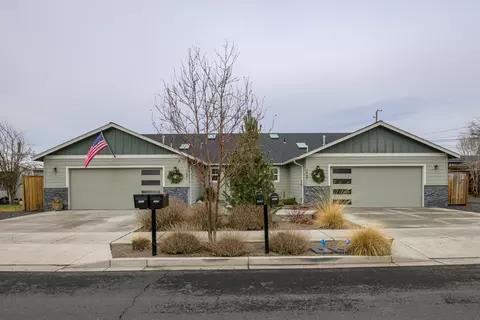 1549 SW Kalama Ave, Redmond, OR 97756