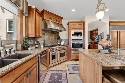 Kitchen - 3944 Jonathan Way, Central Point, OR 97502 photo 1 of 4