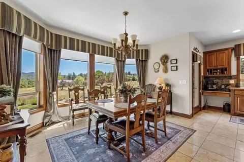 Dining - 3944 Jonathan Way, Central Point, OR 97502 photo 1 of 3