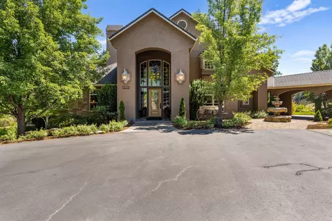 Exterior - 3944 Jonathan Way, Central Point, OR 97502 photo 1 of 11