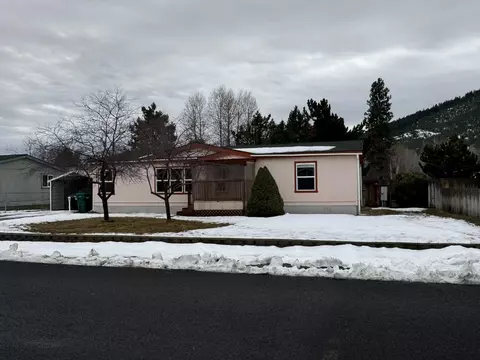 14214 Meadowbrook Ct, Klamath Falls, OR 97601