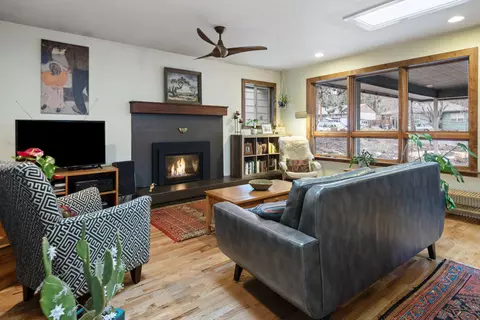 648 NE 9th St, Bend, OR 97701 photo 4